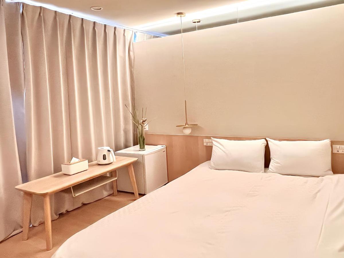 Hotel 东京上野超级中心 设计师房间yaob 上野公园3分钟 车站1分钟 超级繁华 免费wifi 戴森吹风 4*